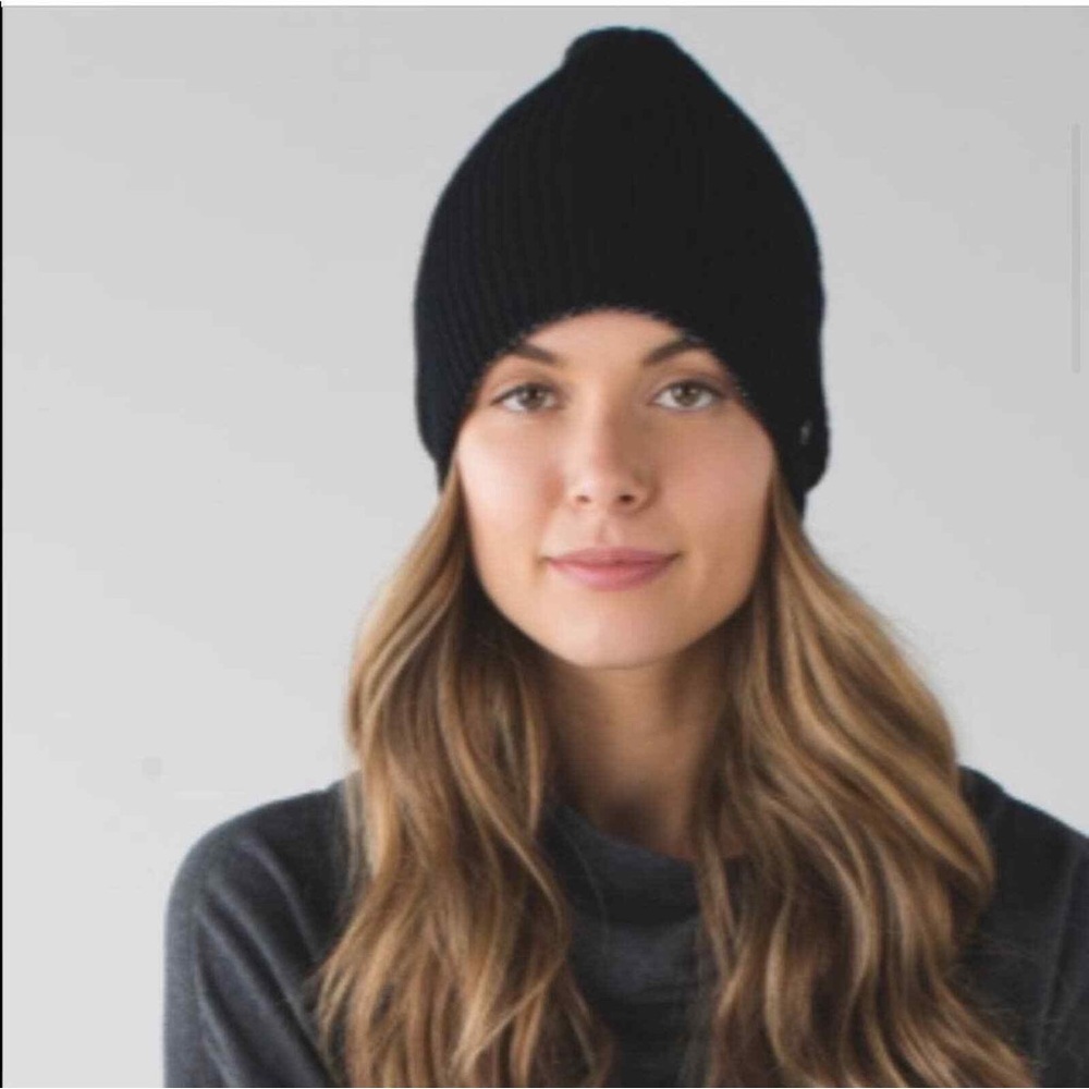 Lululemon Divinity Toque in Black/Slate/Angel Wing